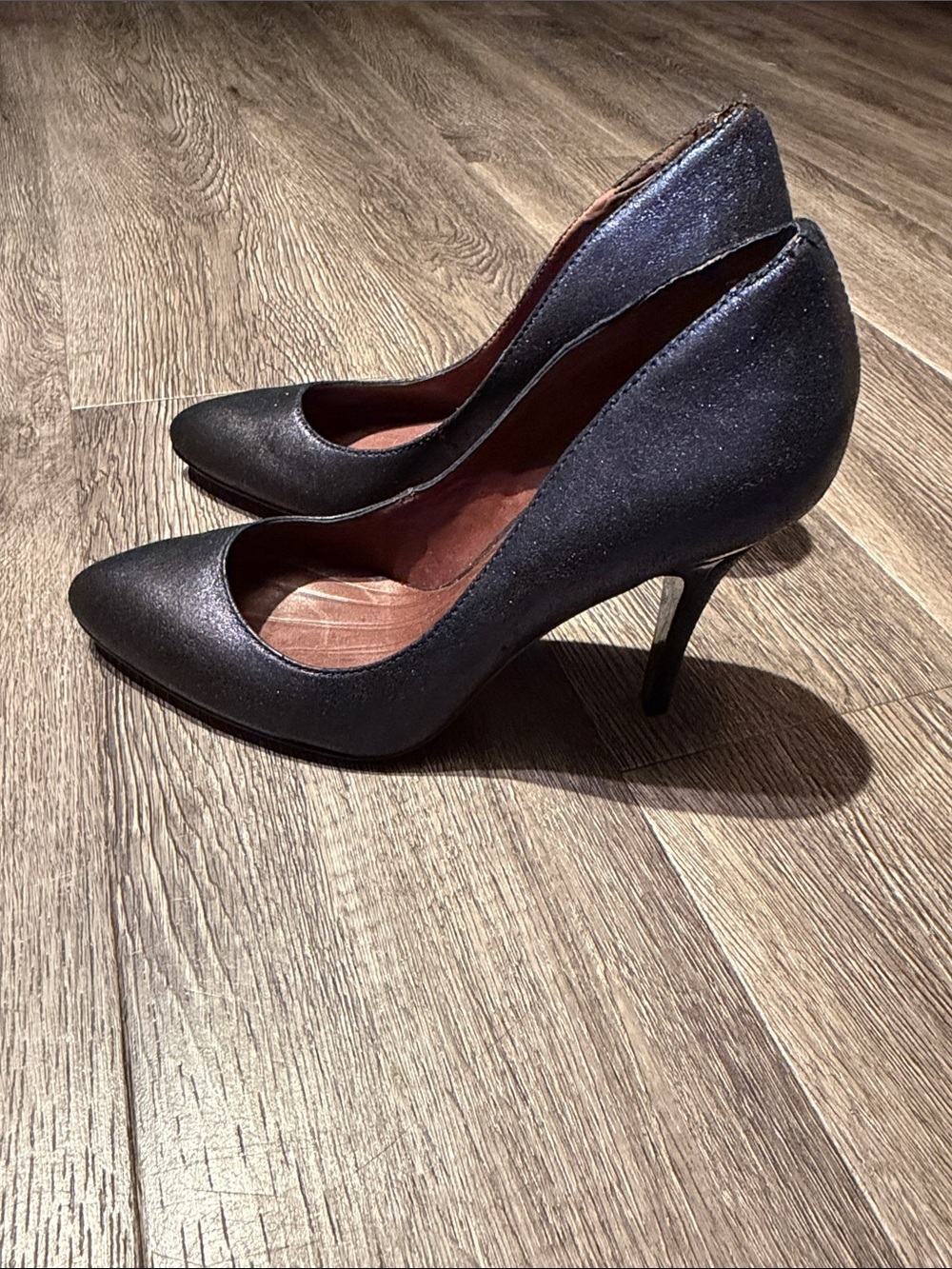 New Modern Vintage Iridescent pumps 37.5